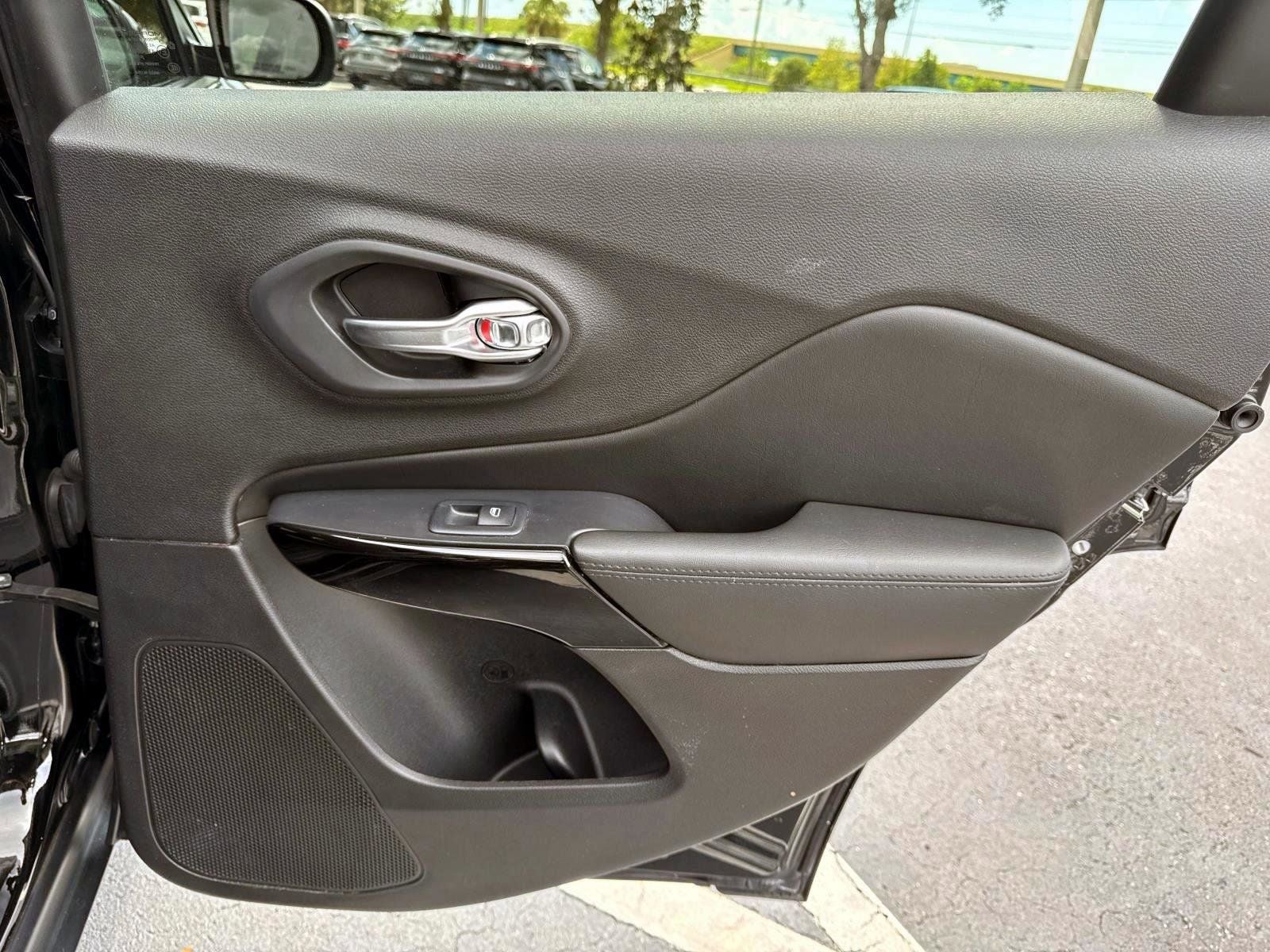 2019 Jeep Cherokee Altitude