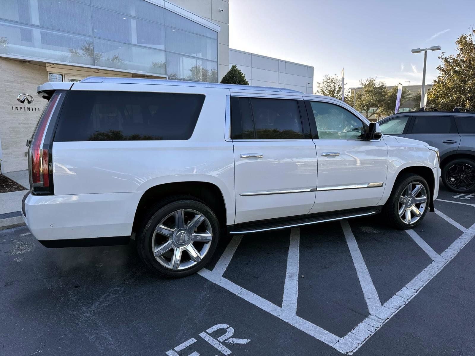 2019 Cadillac Escalade ESV Premium
