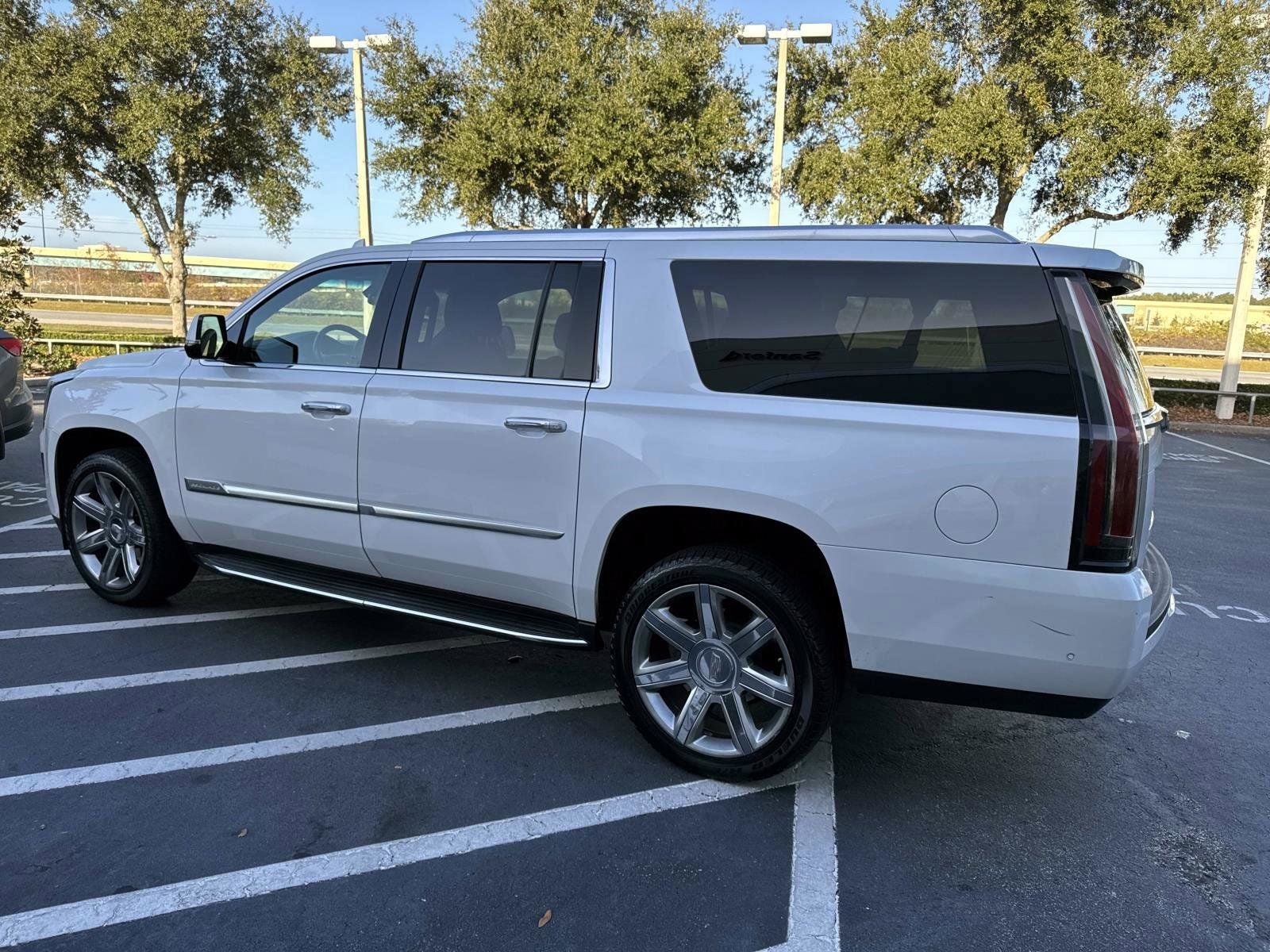 2019 Cadillac Escalade ESV Premium