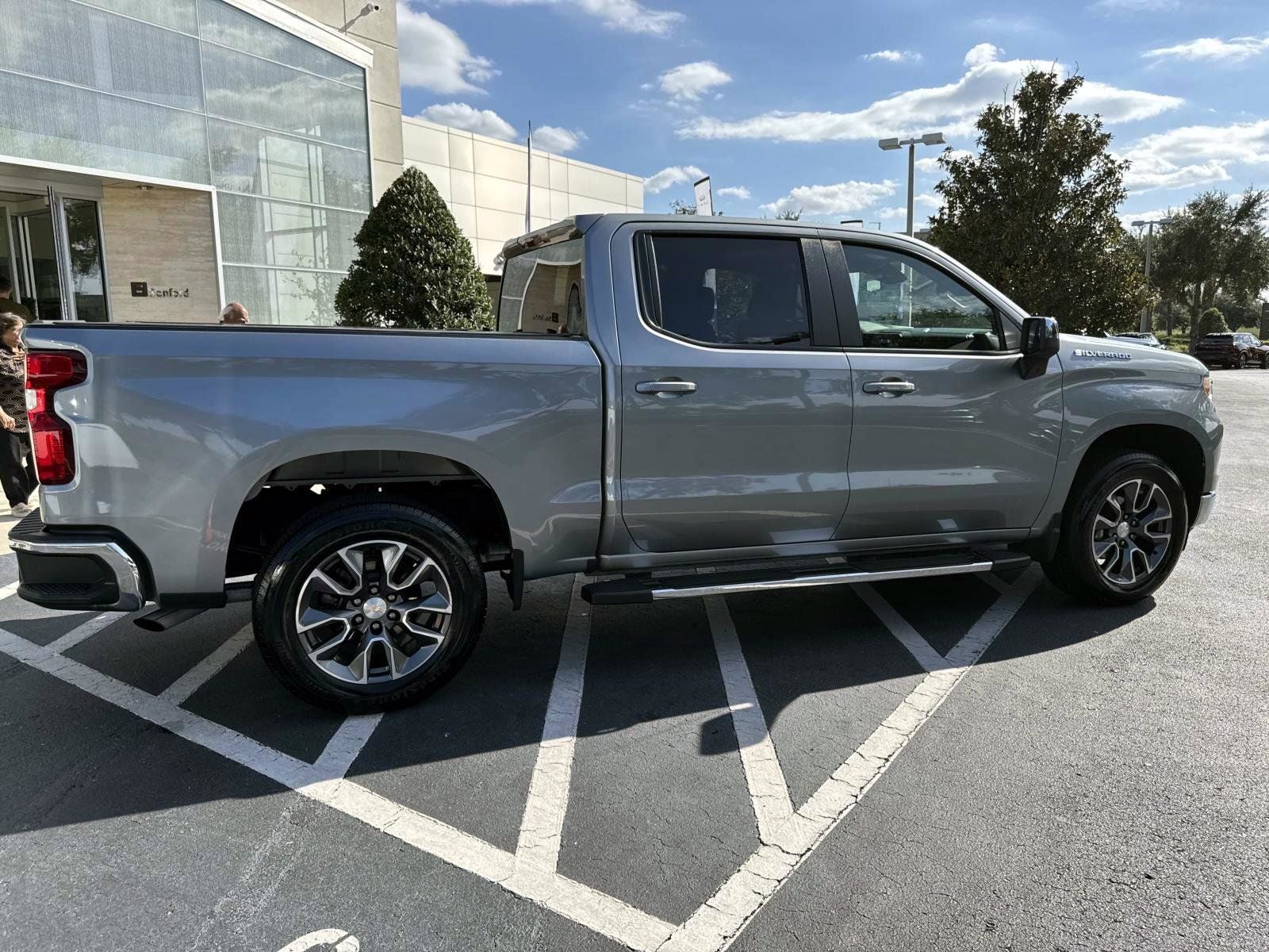 2023 Chevrolet Silverado 1500 LT LT1