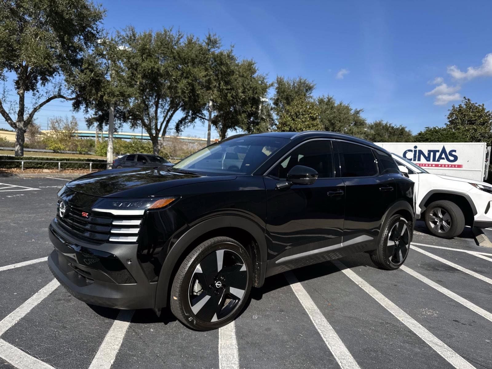 2025 Nissan Kicks SR