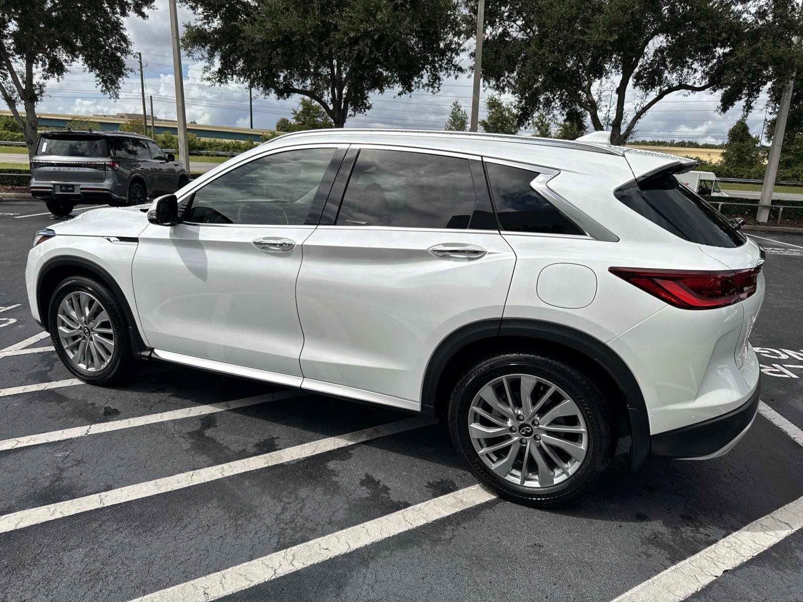 2023 INFINITI QX50 LUXE