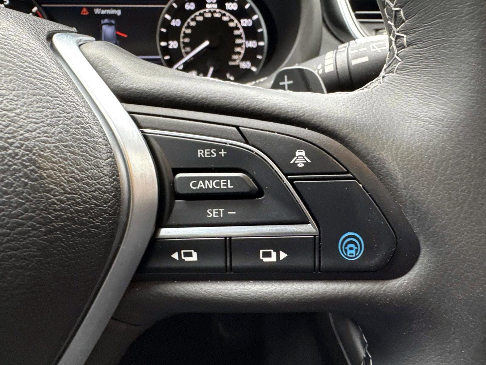 2023 INFINITI QX50 LUXE