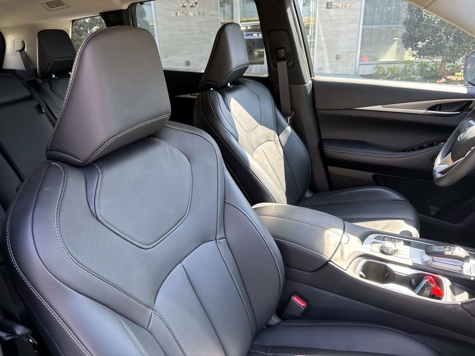 2025 INFINITI QX60 LUXE