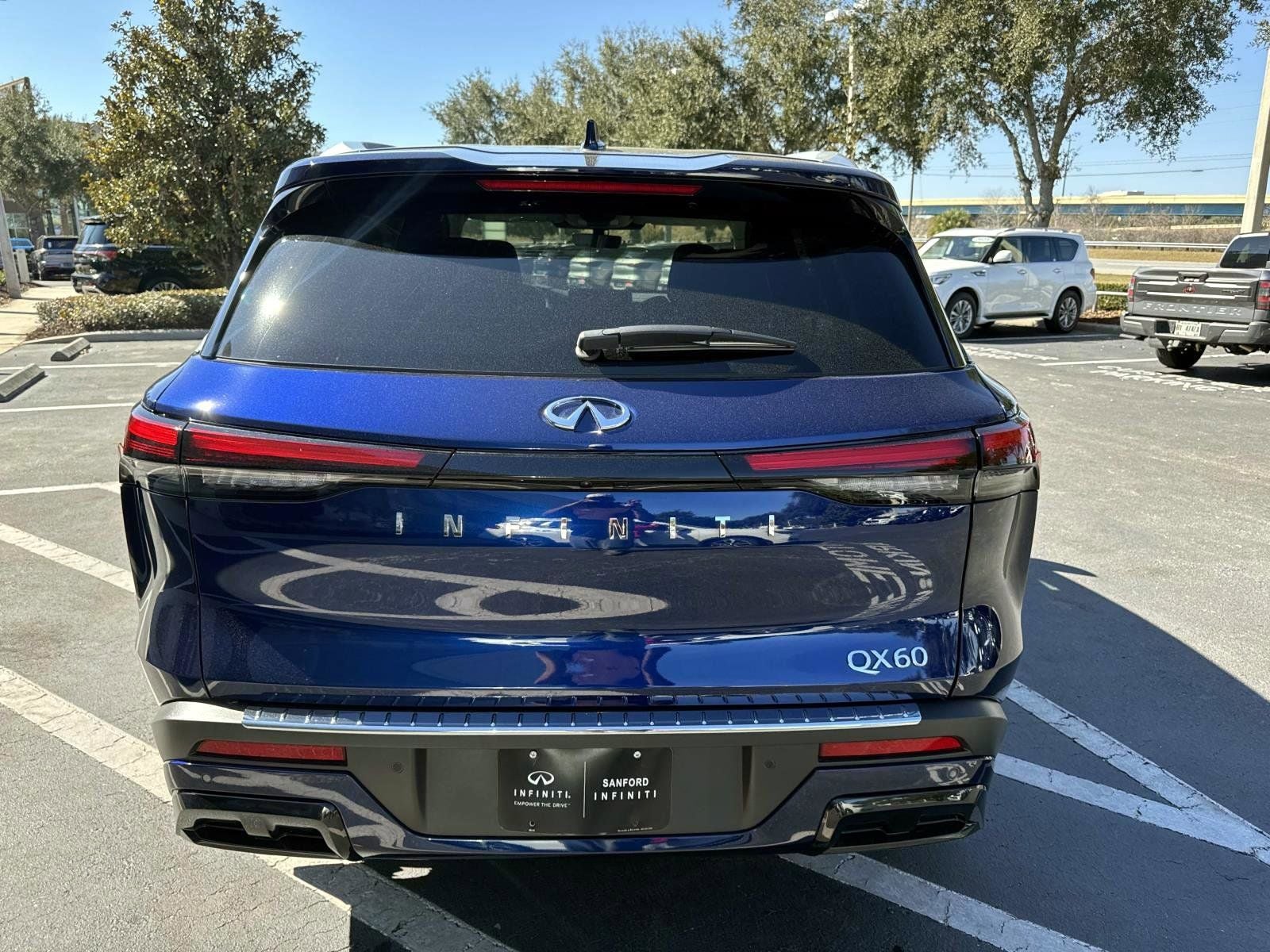 2025 INFINITI QX60 LUXE
