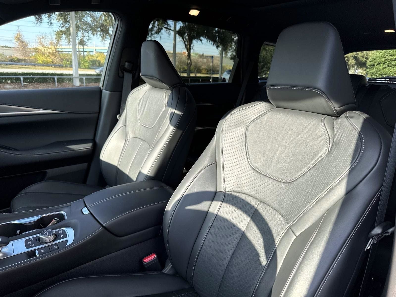 2025 INFINITI QX60 LUXE