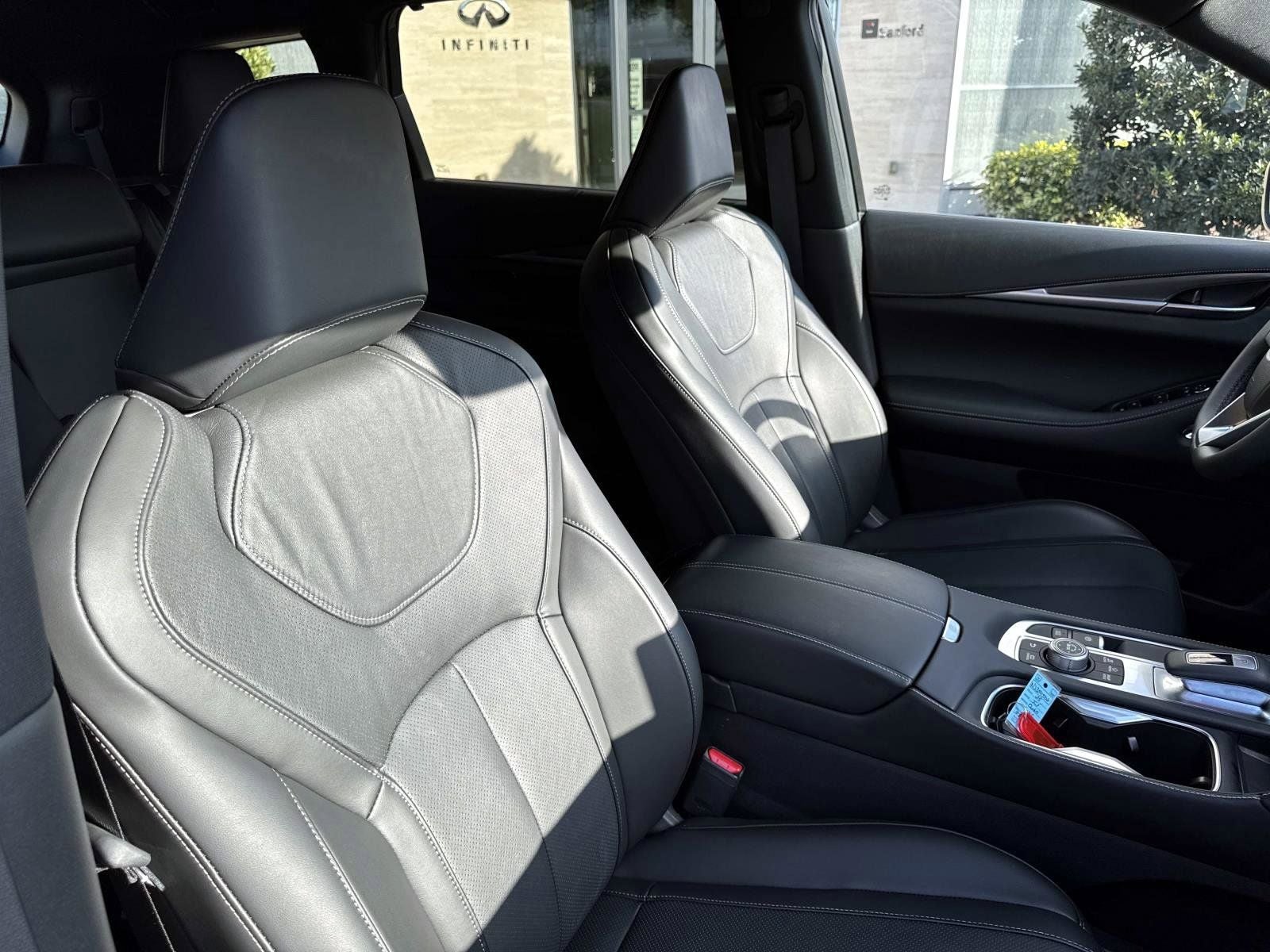 2025 INFINITI QX60 LUXE