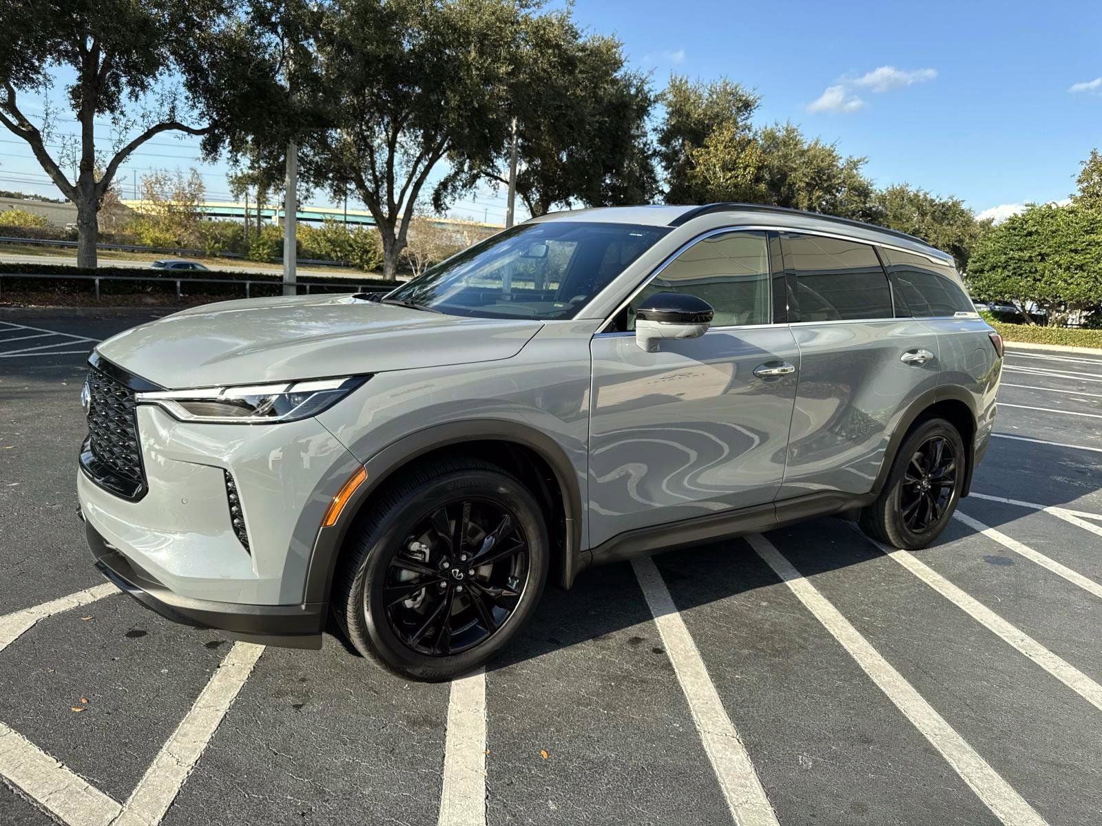 2025 INFINITI QX60 LUXE