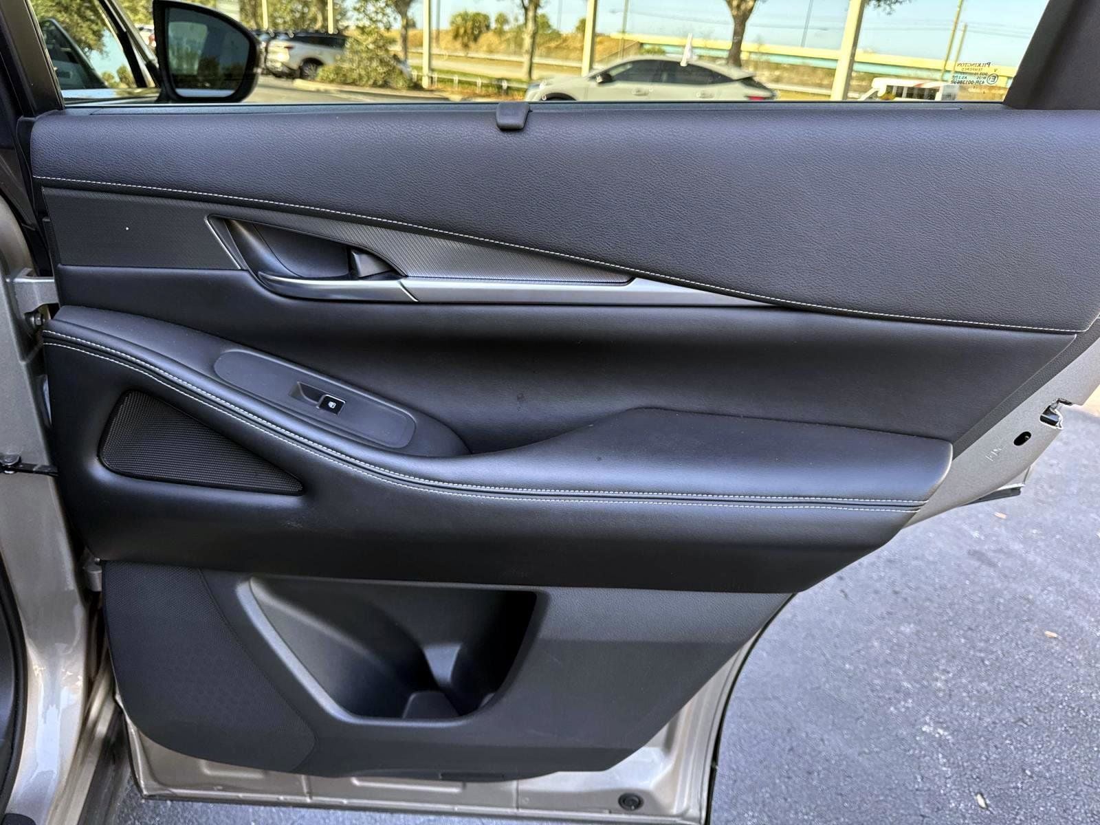 2022 INFINITI QX60 LUXE