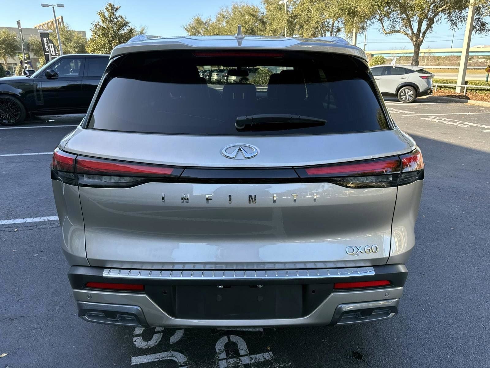 2022 INFINITI QX60 LUXE