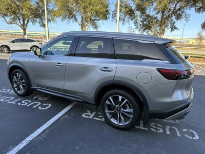 2022 INFINITI QX60 LUXE