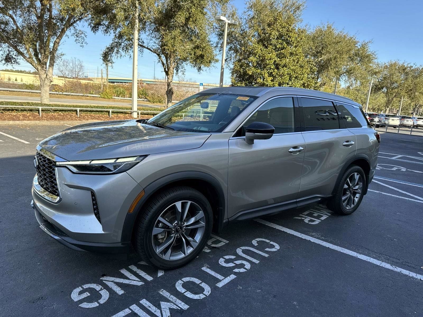 2022 INFINITI QX60 LUXE