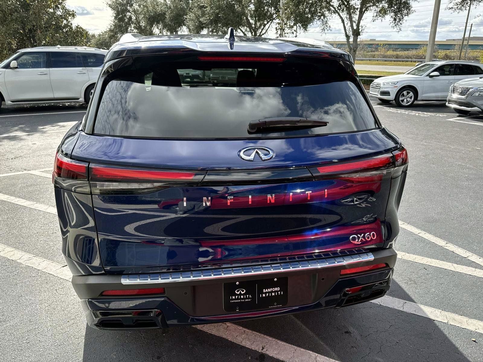 2023 INFINITI QX60 LUXE