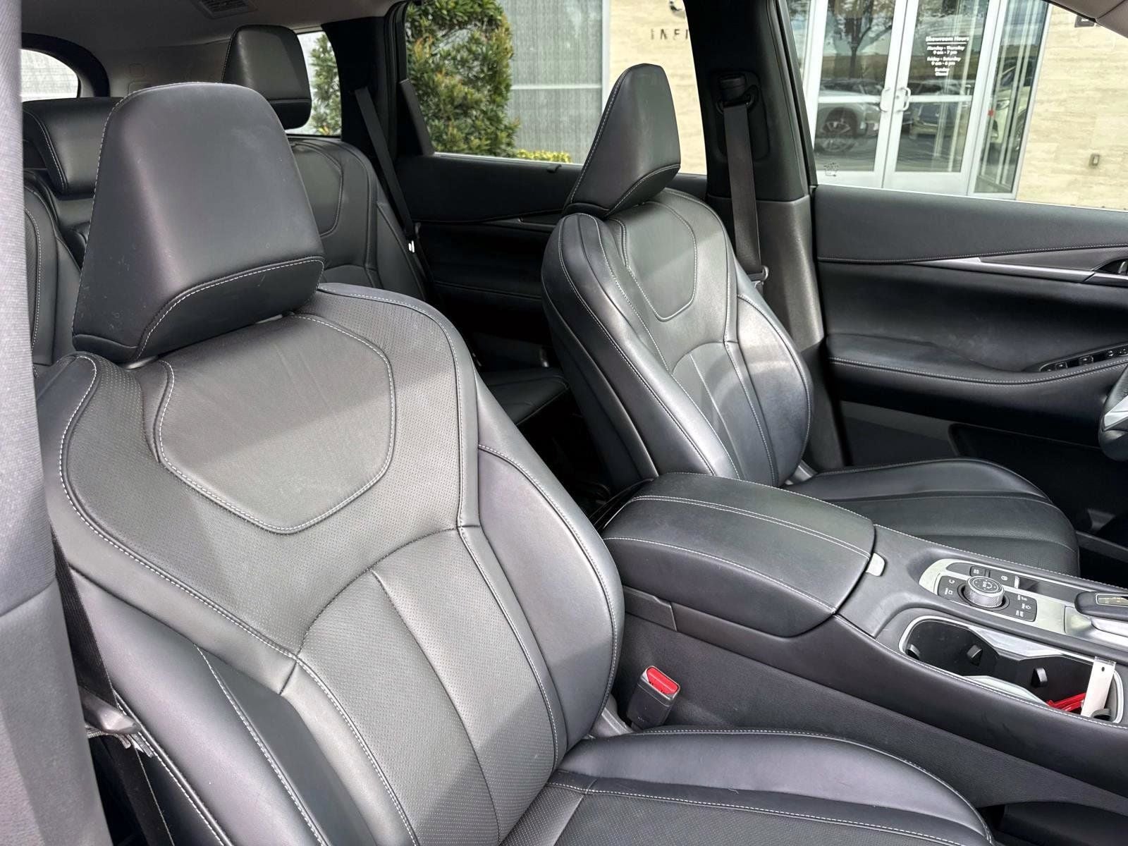 2023 INFINITI QX60 LUXE