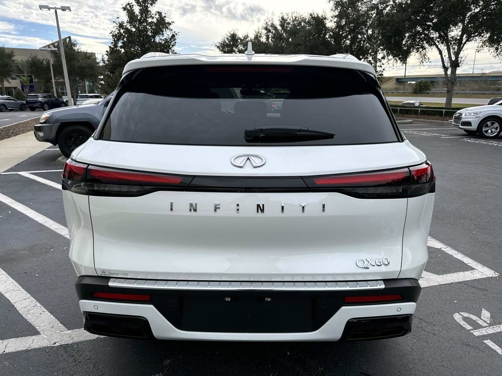 2023 INFINITI QX60 LUXE