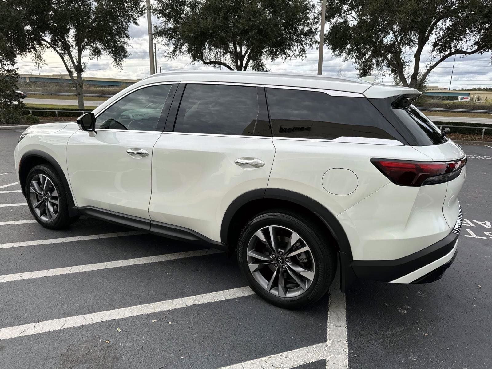 2023 INFINITI QX60 LUXE
