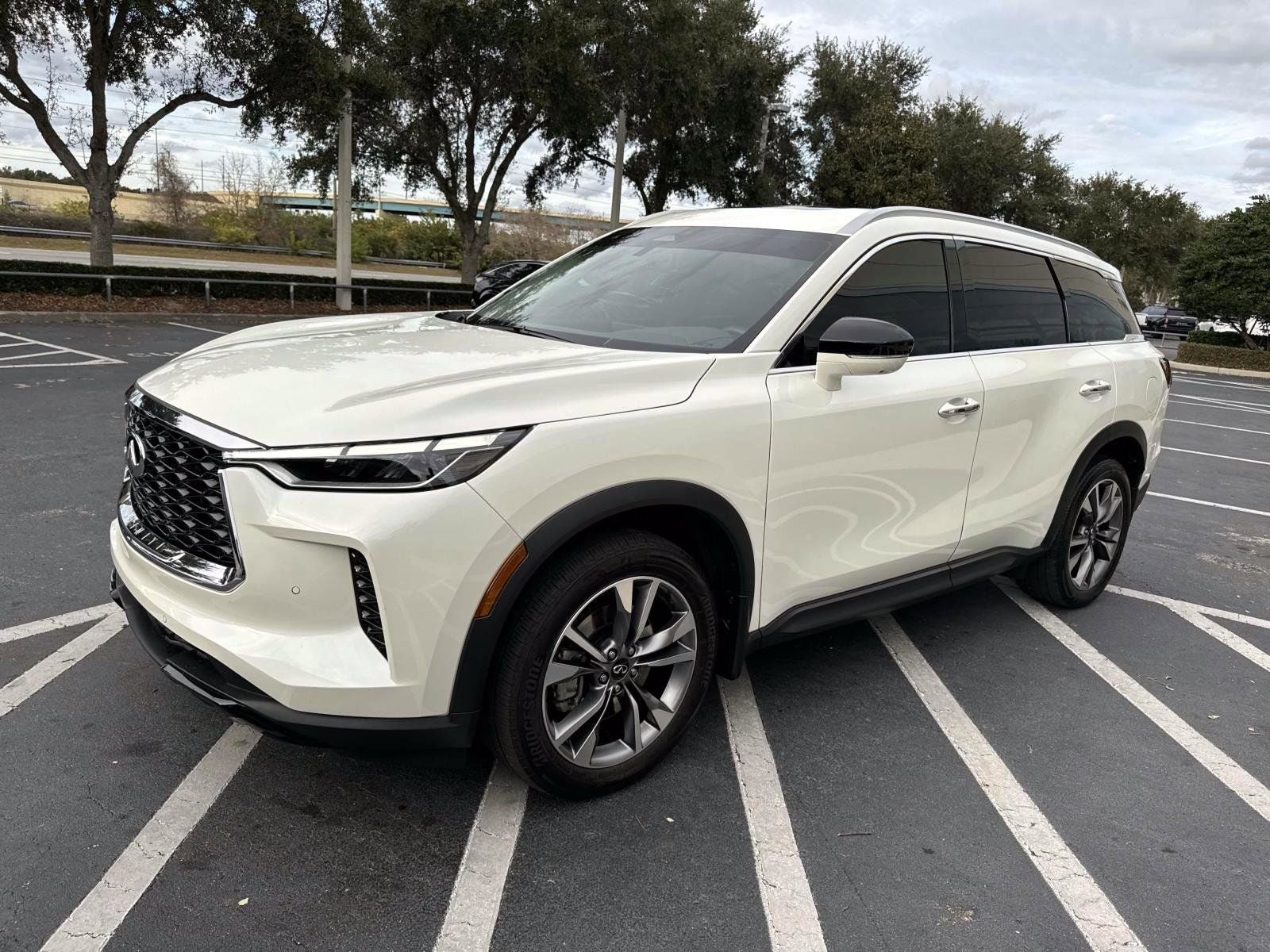 2023 INFINITI QX60 LUXE