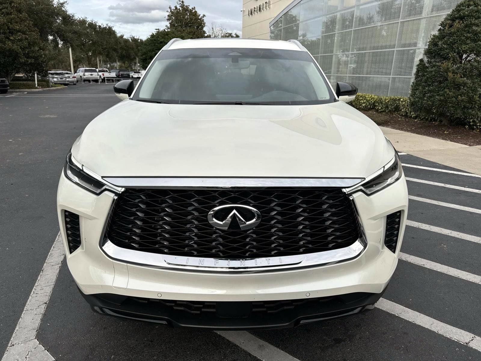 2023 INFINITI QX60 LUXE