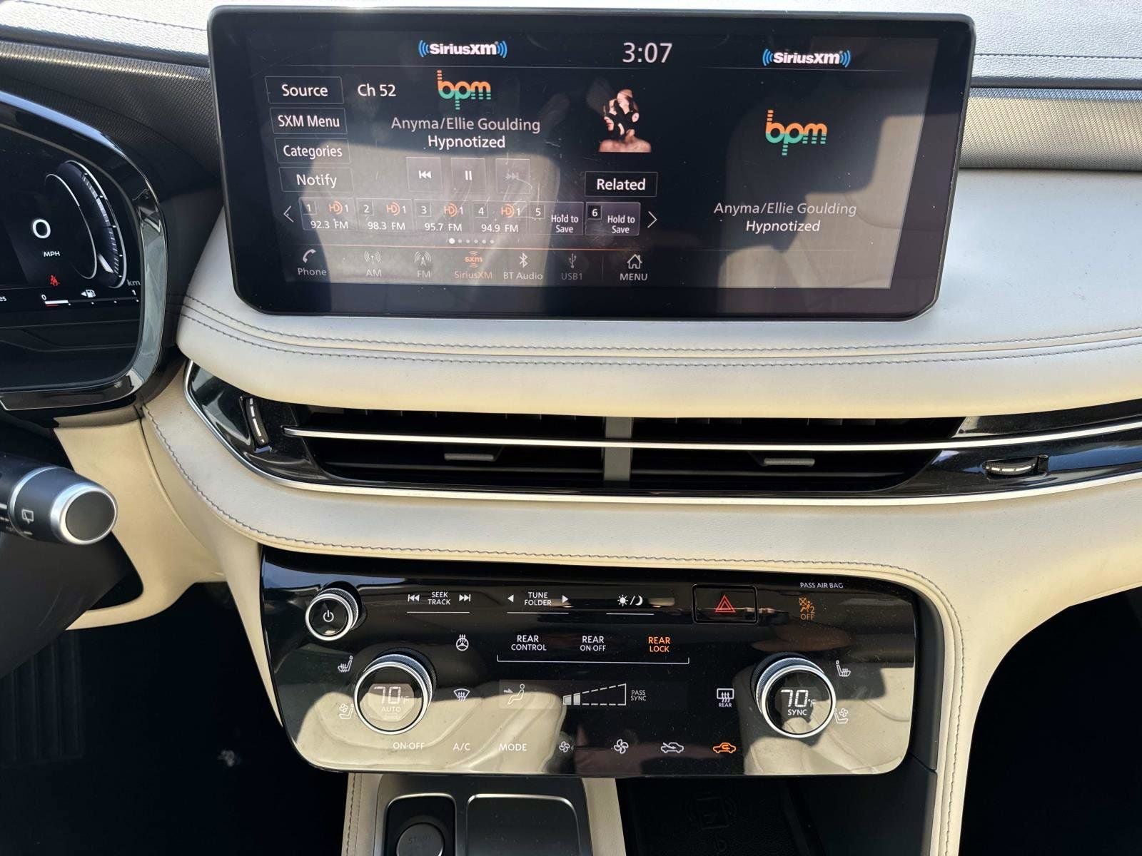 2024 INFINITI QX60 LUXE