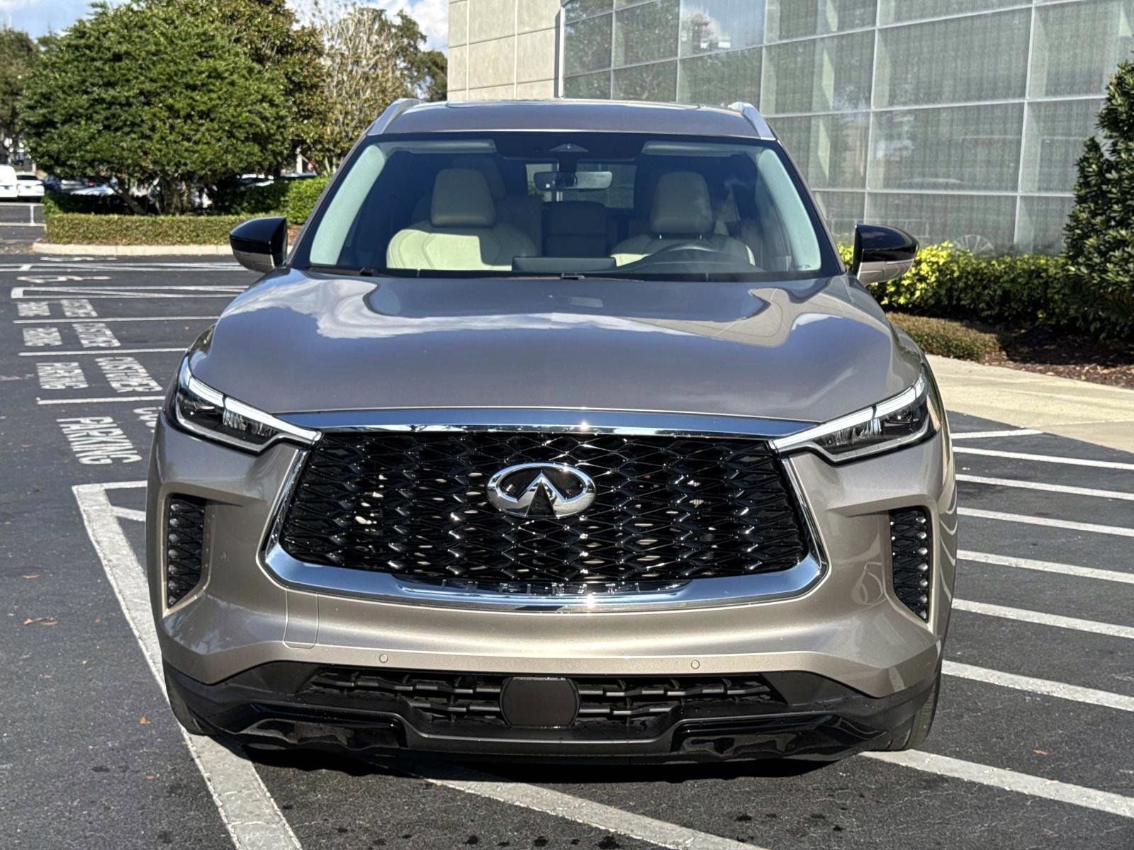 2024 INFINITI QX60 LUXE