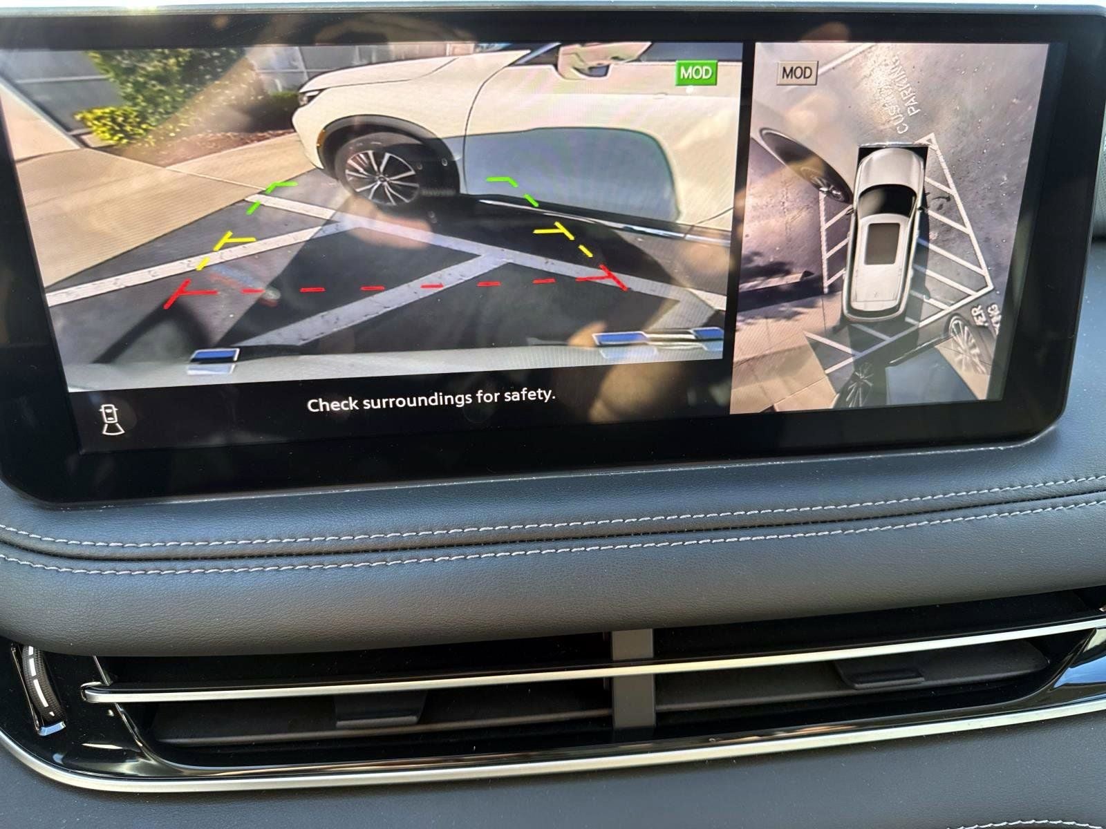 2024 INFINITI QX60 LUXE