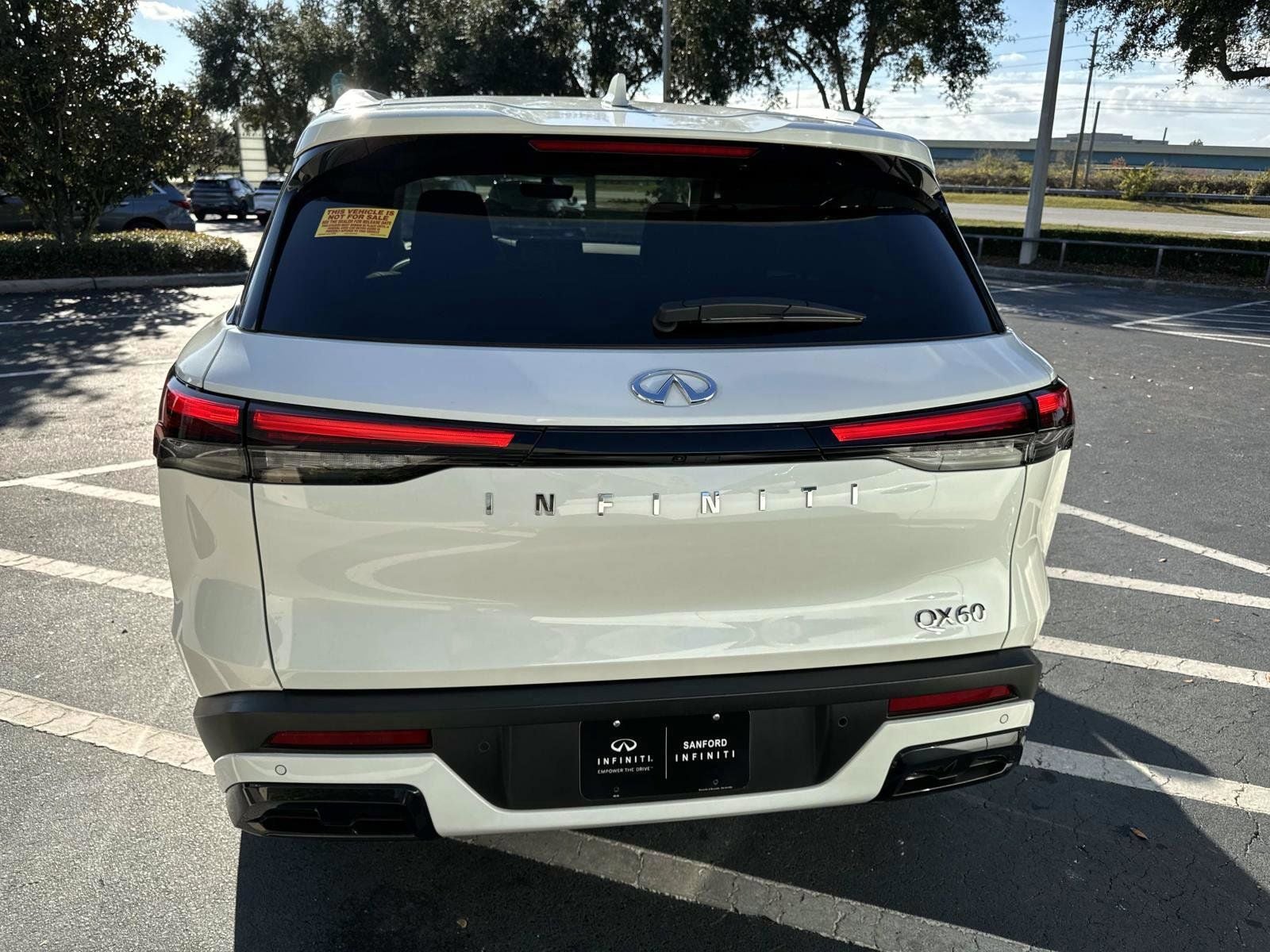 2024 INFINITI QX60 LUXE