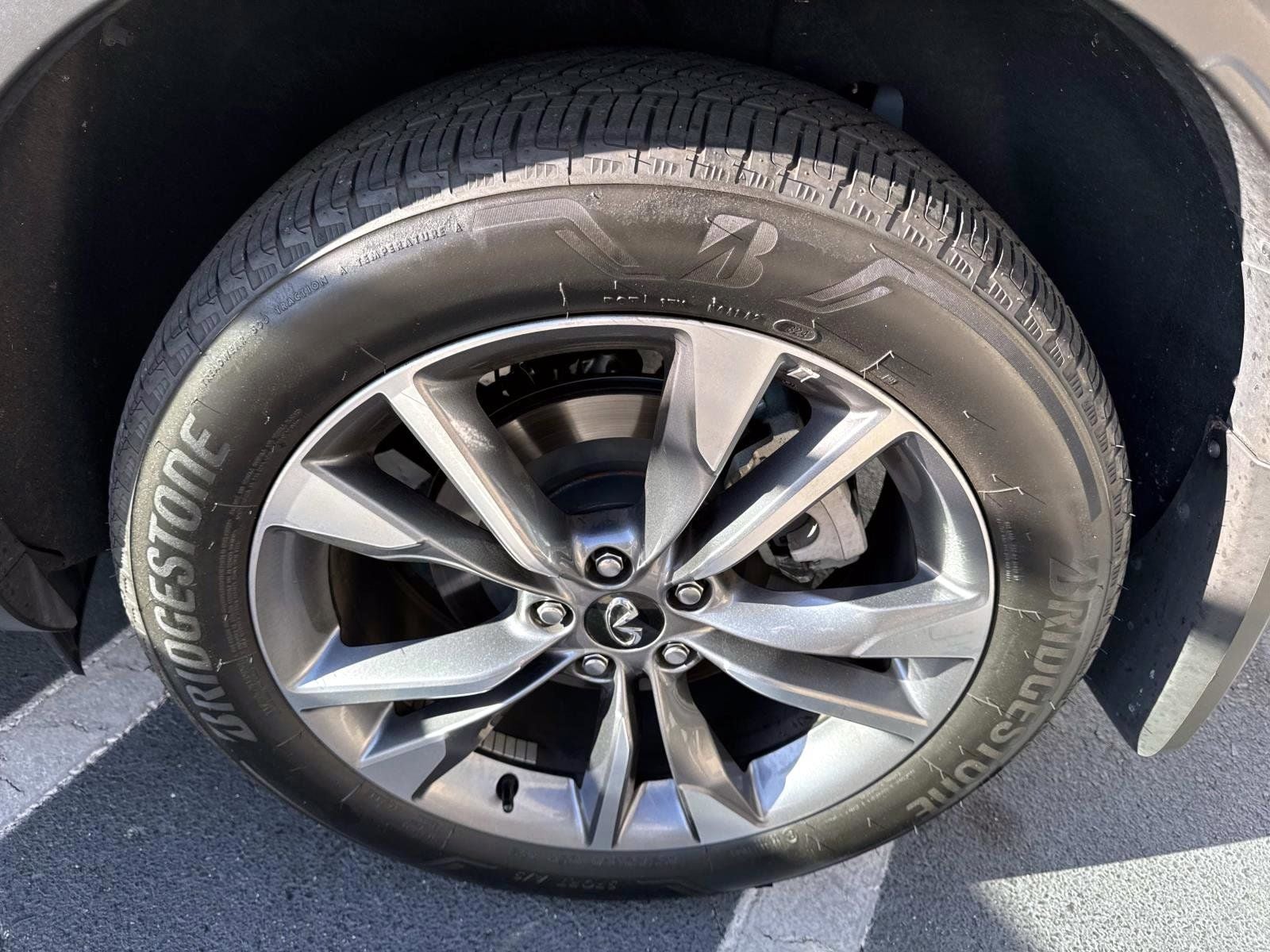 2024 INFINITI QX60 LUXE