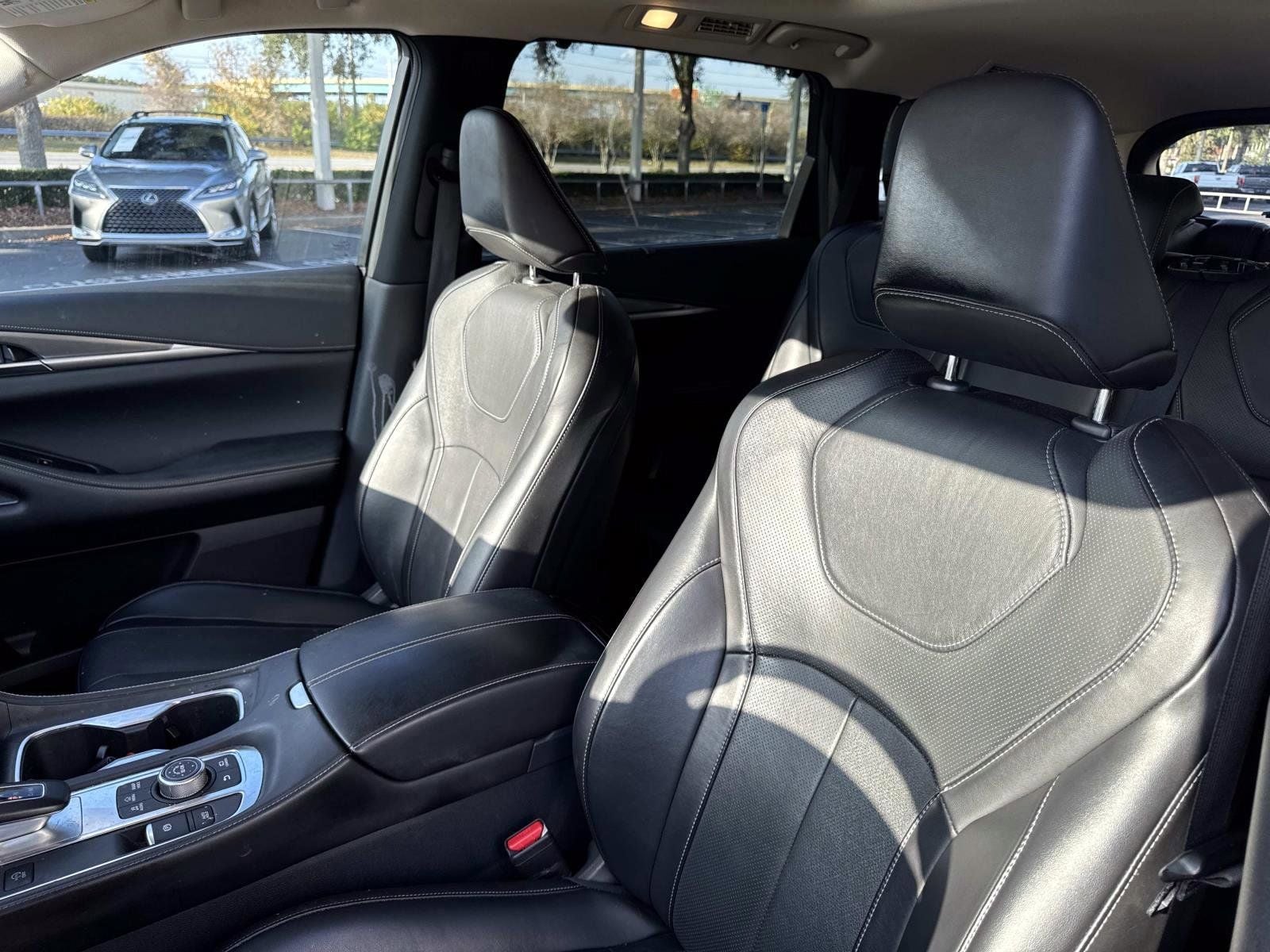 2023 INFINITI QX60 LUXE