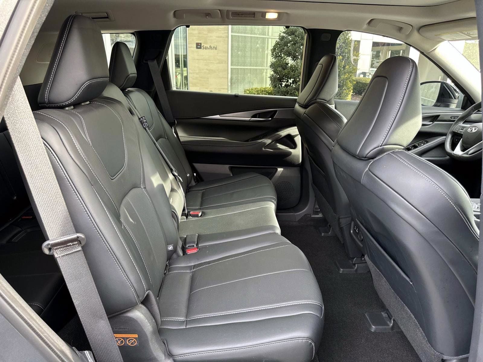 2023 INFINITI QX60 LUXE