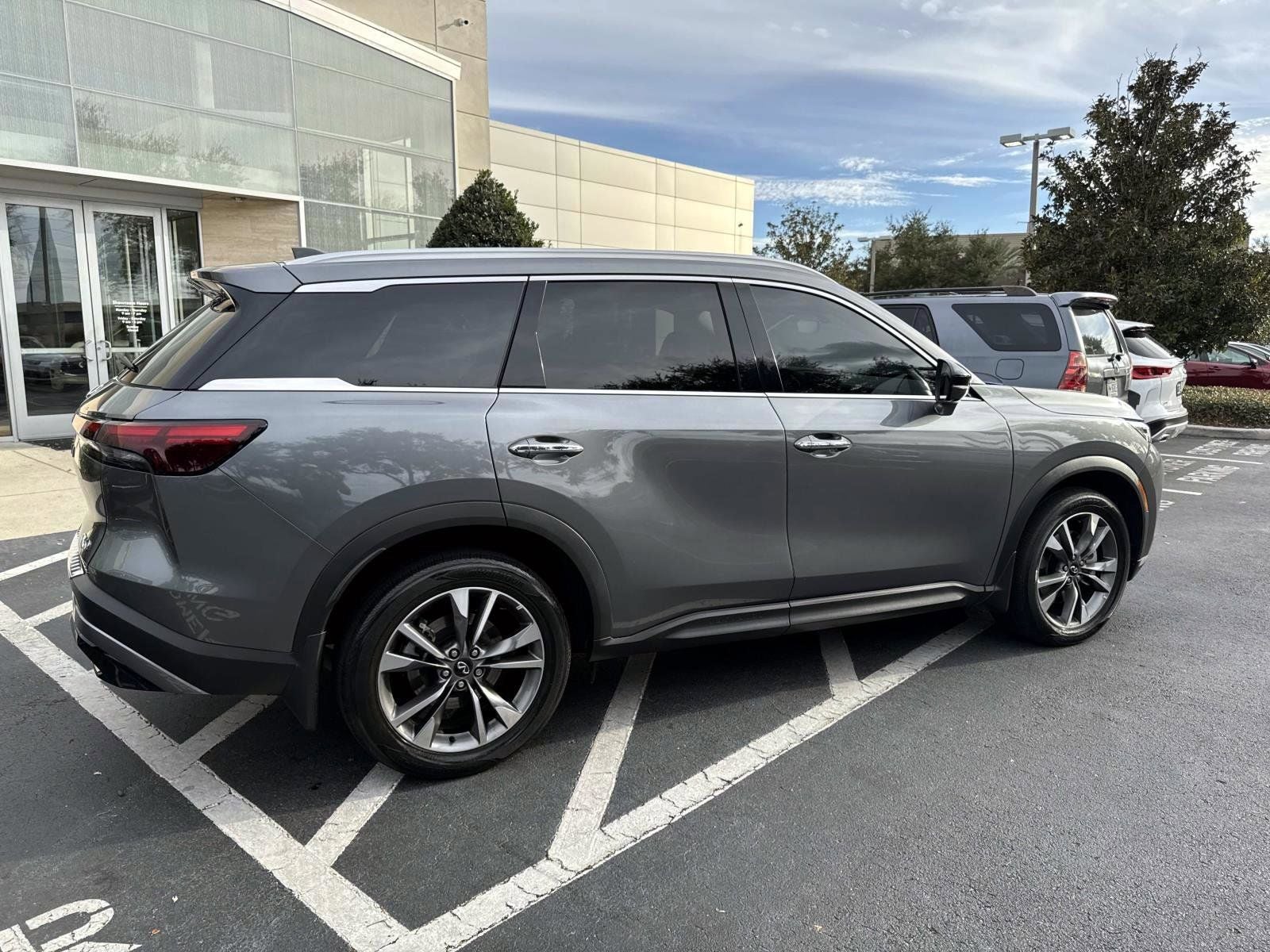 2023 INFINITI QX60 LUXE