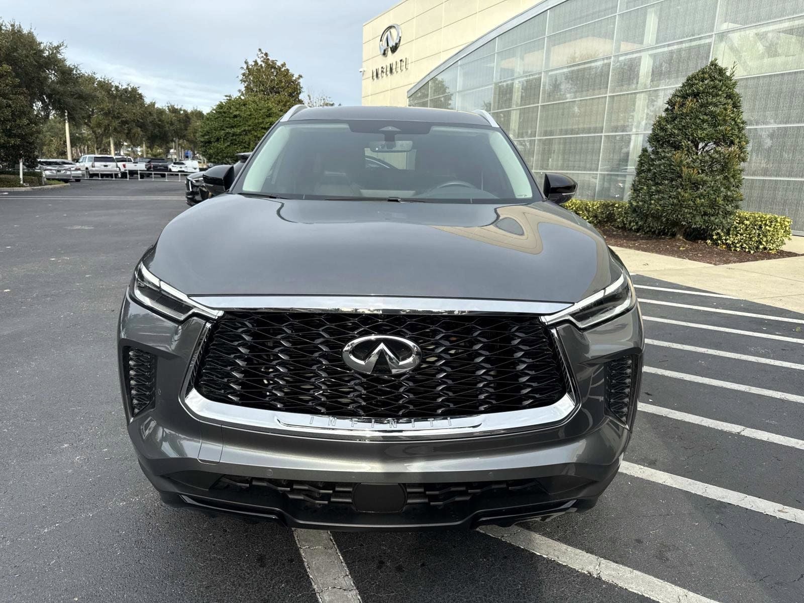2023 INFINITI QX60 LUXE