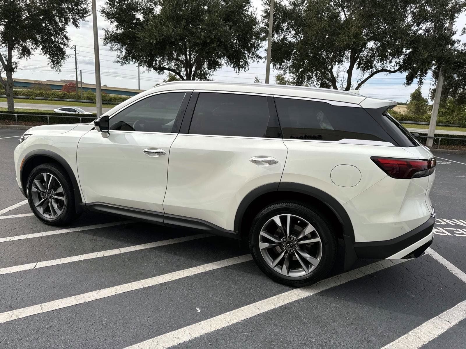 2023 INFINITI QX60 LUXE