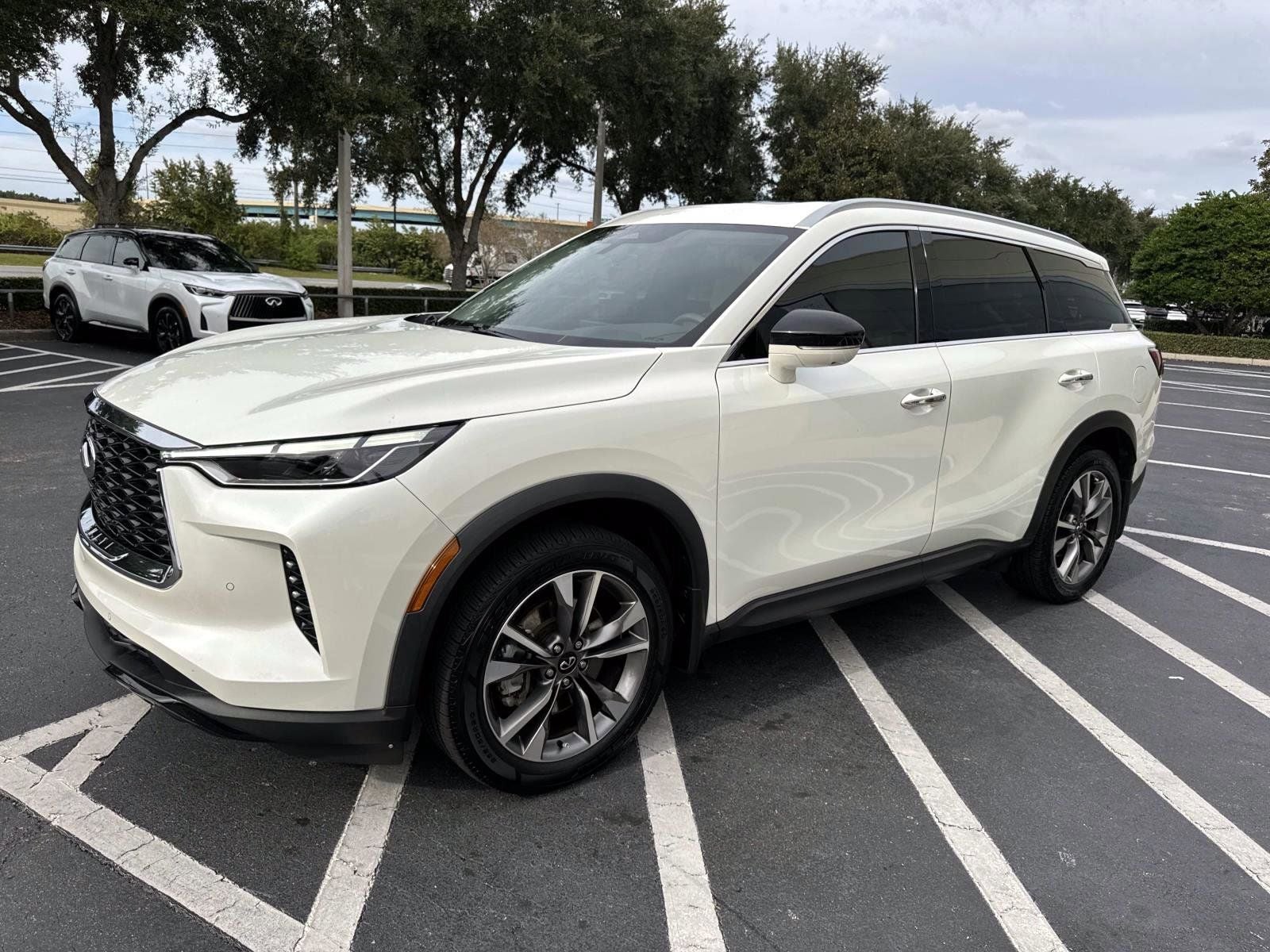 2023 INFINITI QX60 LUXE