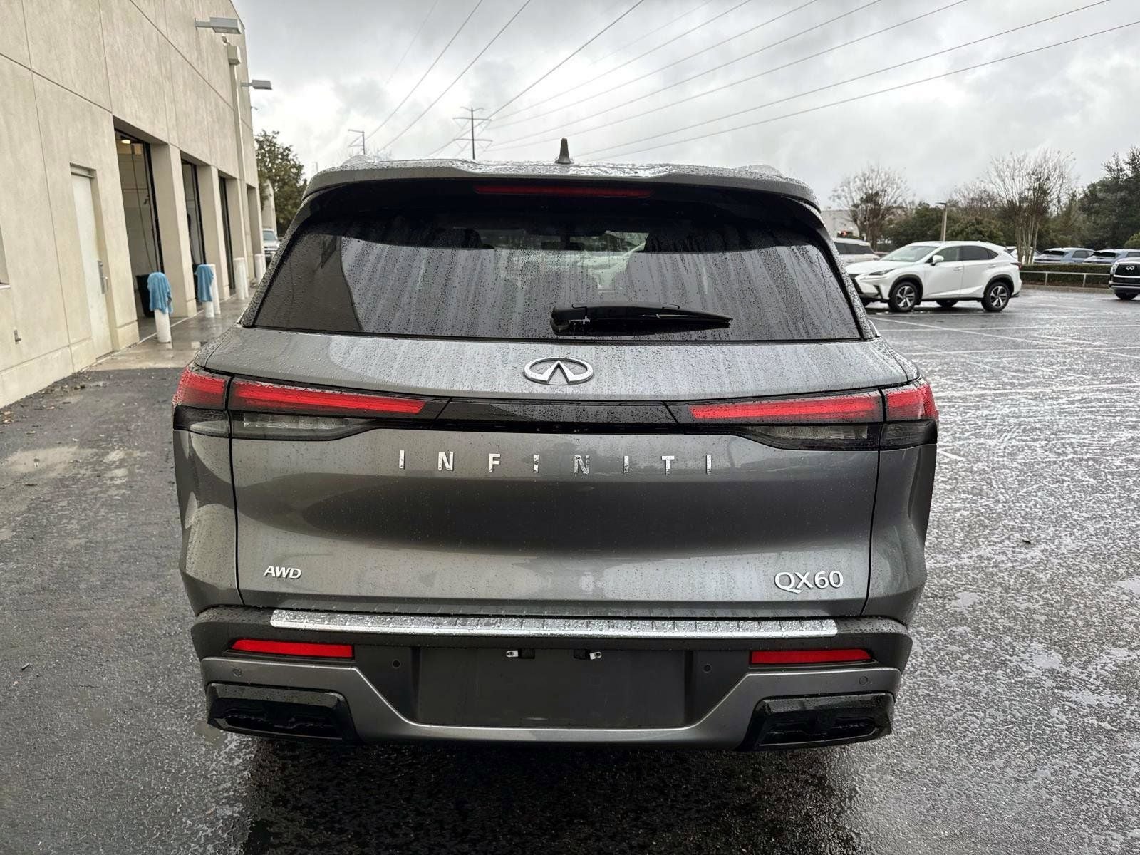 2023 INFINITI QX60 LUXE