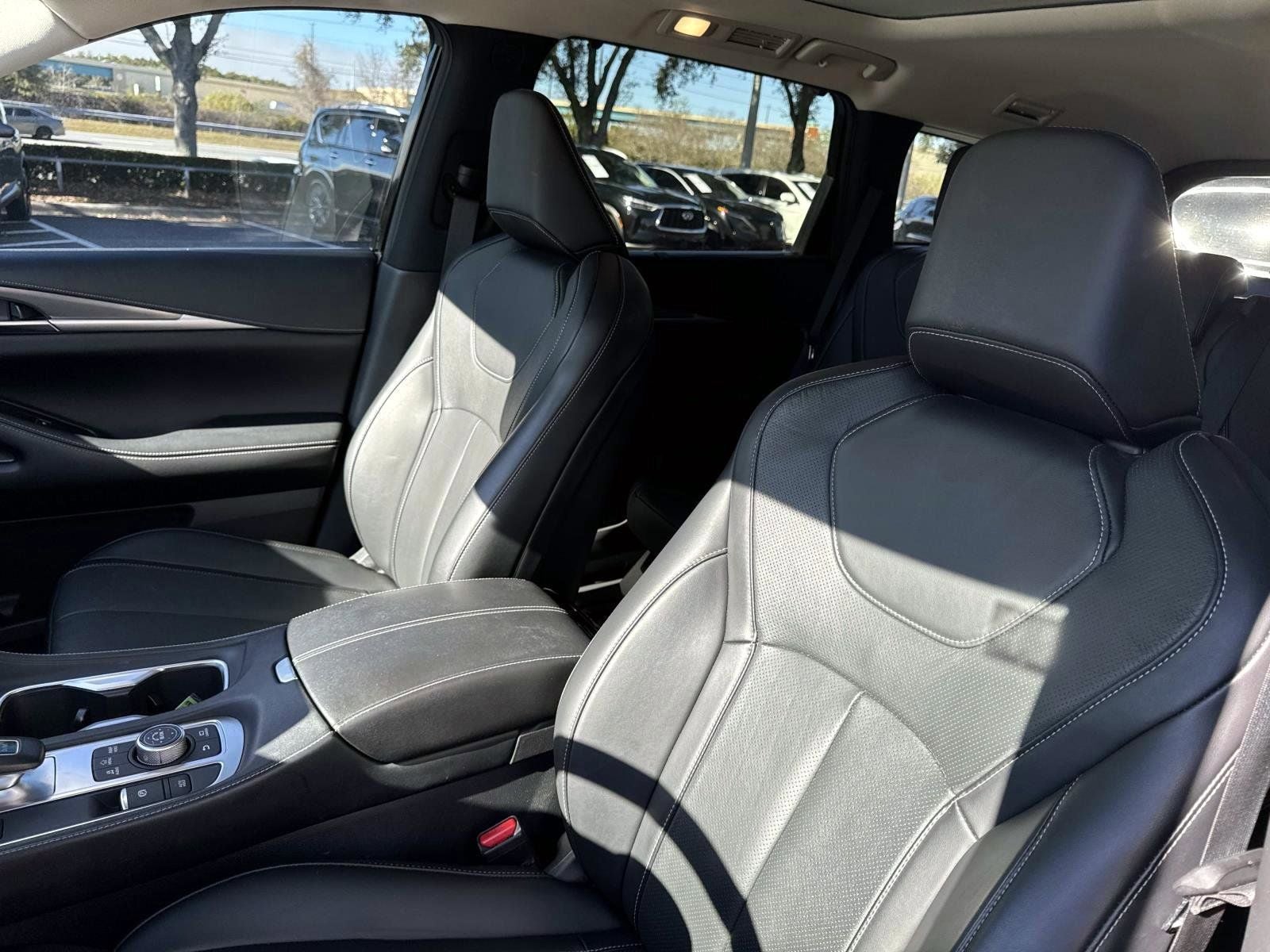 2023 INFINITI QX60 LUXE