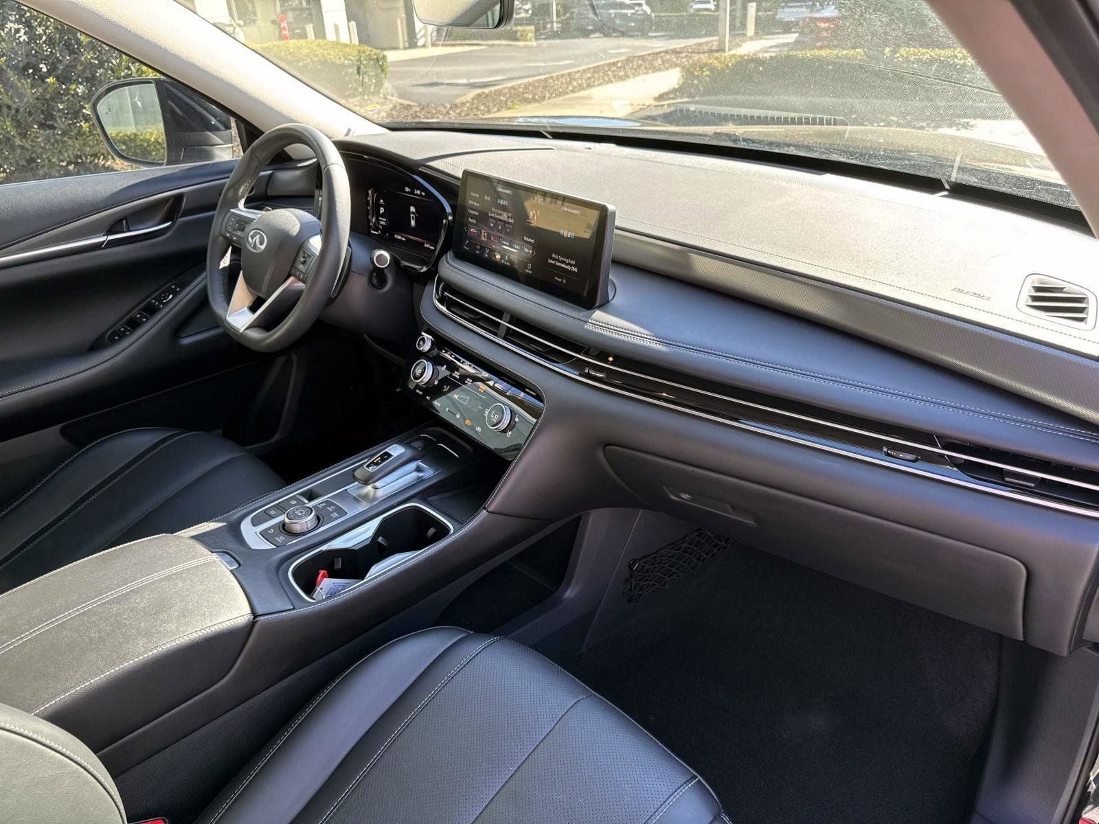 2023 INFINITI QX60 LUXE