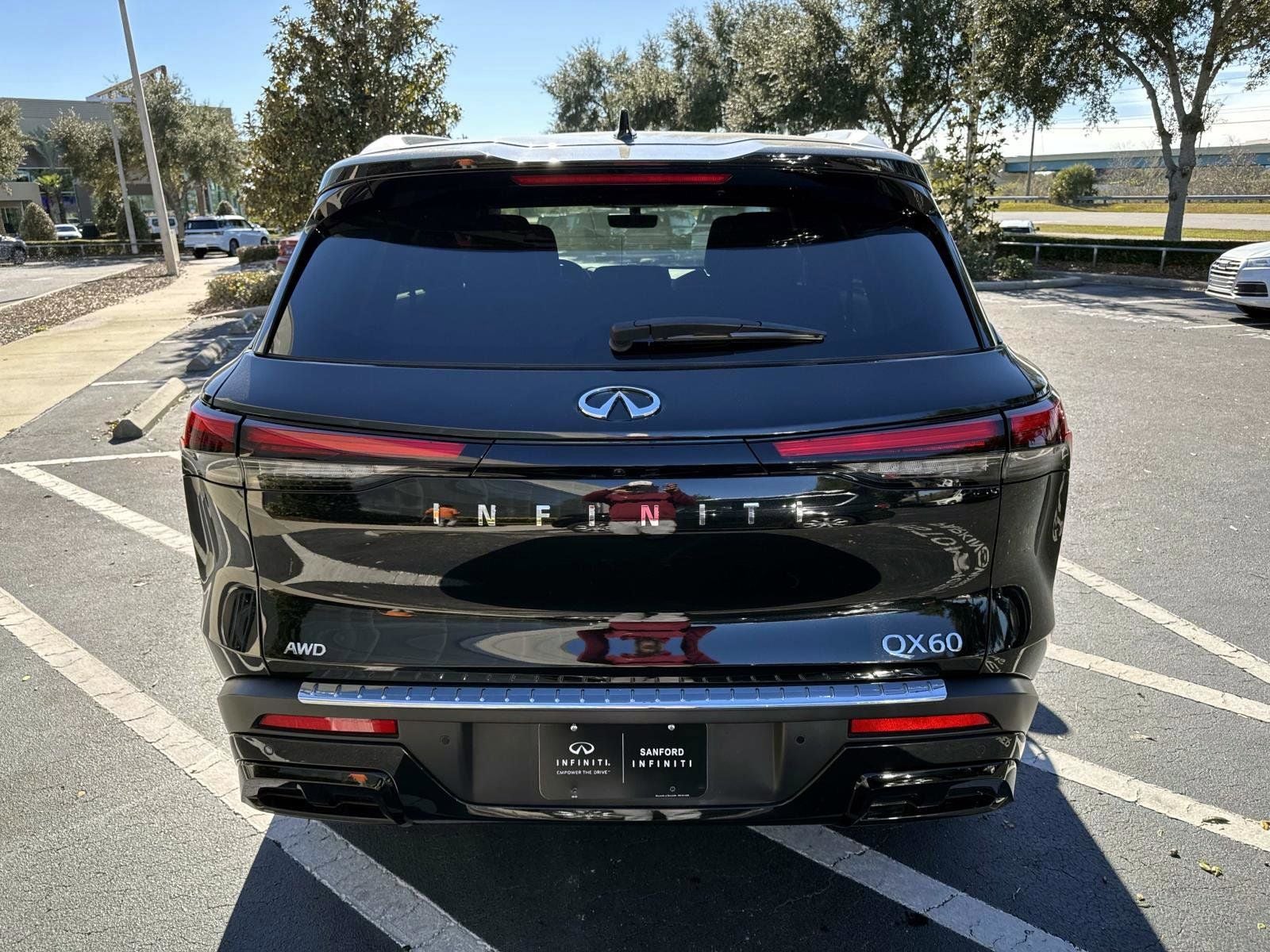 2023 INFINITI QX60 LUXE