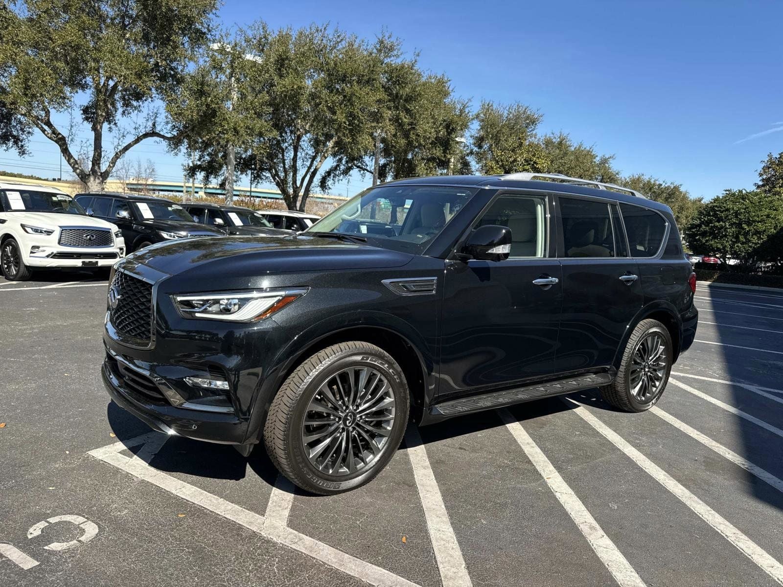 2024 INFINITI QX80 Premium Select