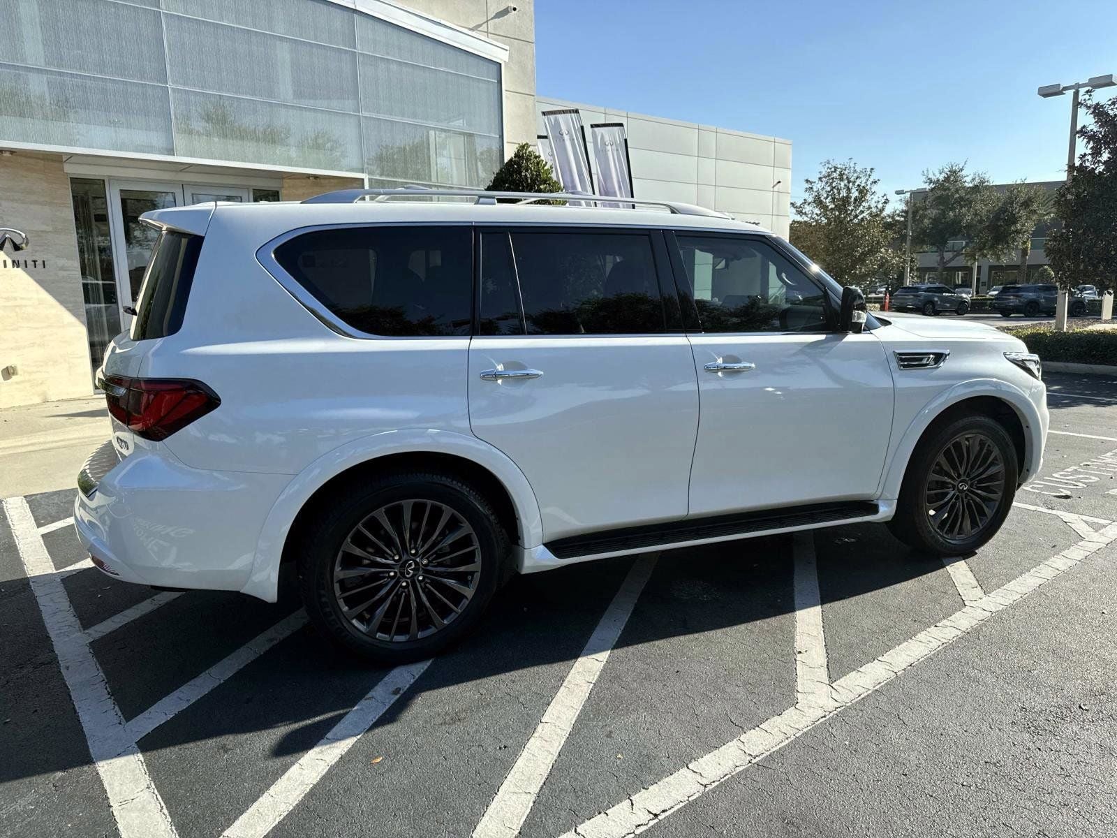 2024 INFINITI QX80 Premium Select