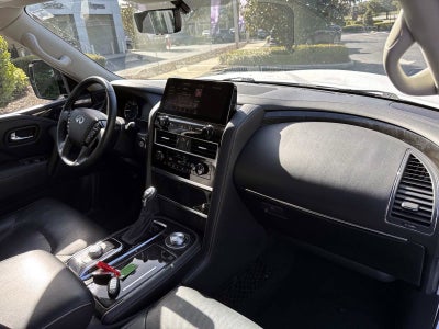 2023 INFINITI QX80 LUXE