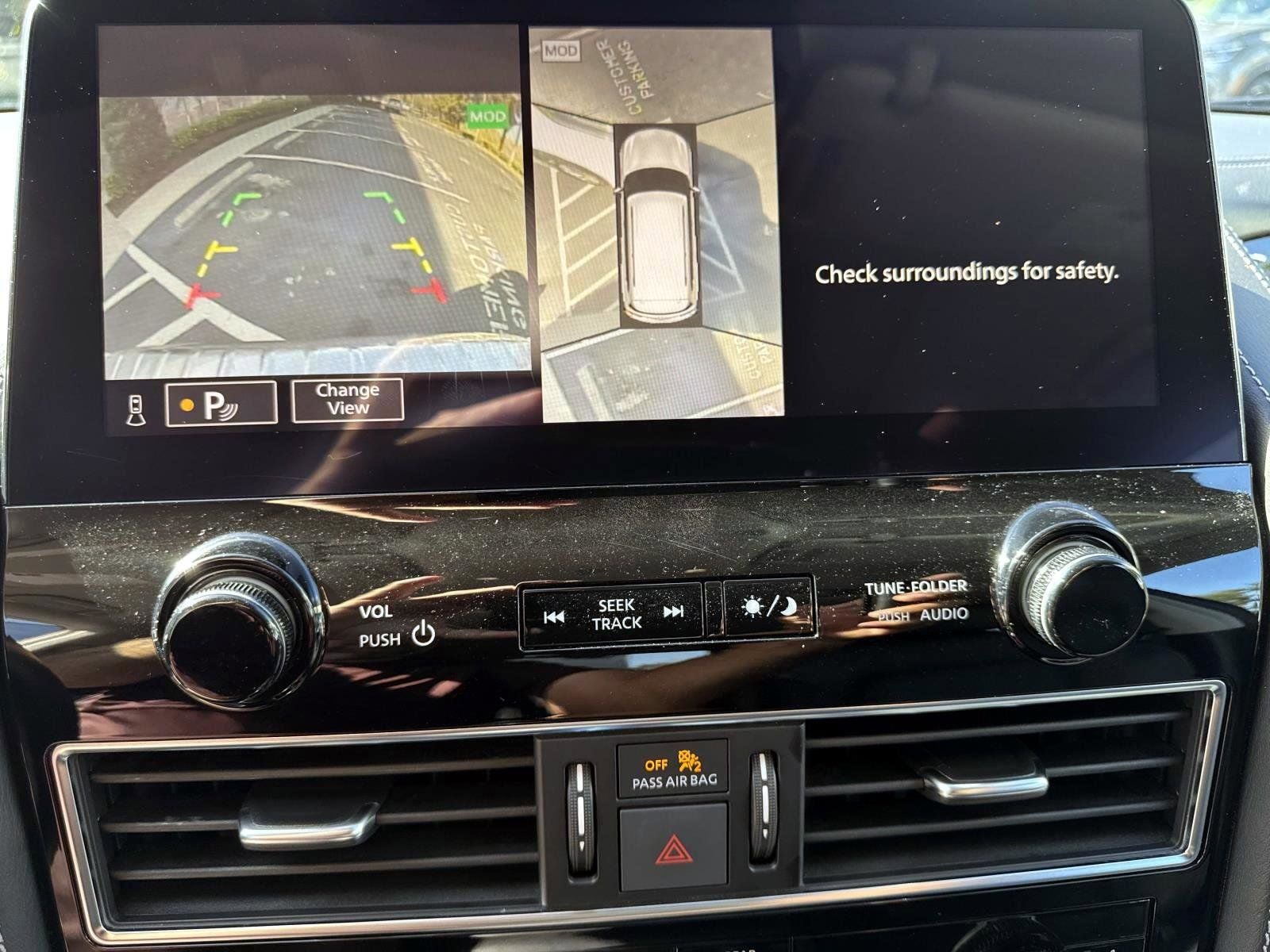 2023 INFINITI QX80 LUXE