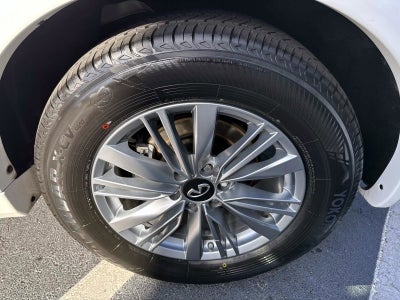 2023 INFINITI QX80 LUXE