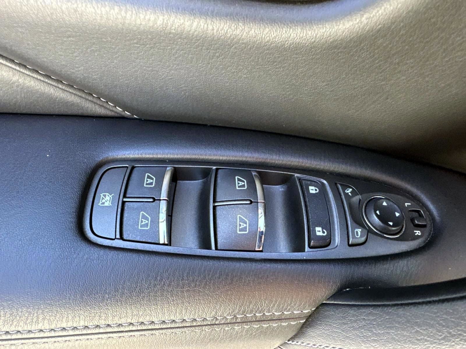 2023 INFINITI QX80 LUXE