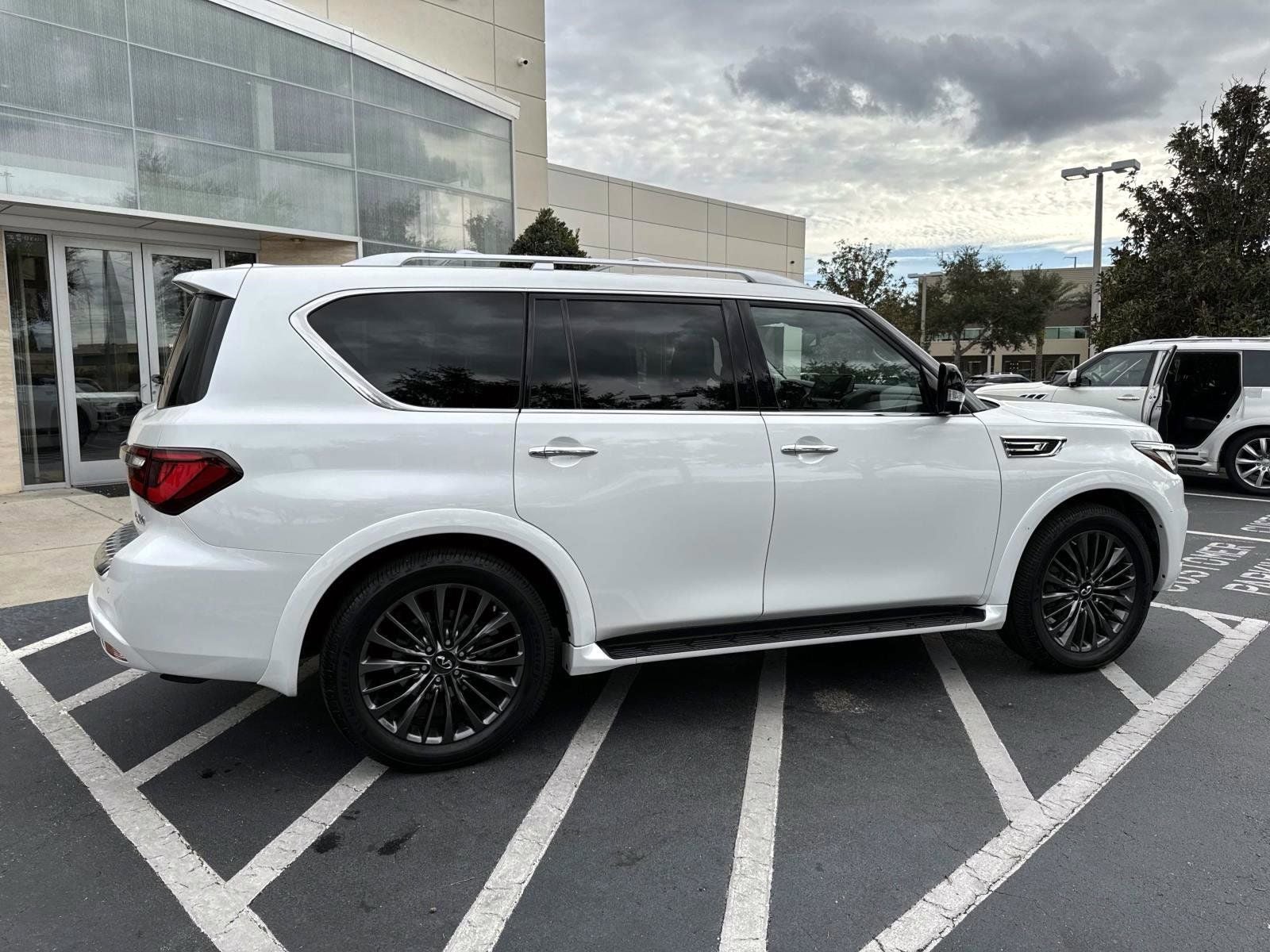 2022 INFINITI QX80 Premium Select