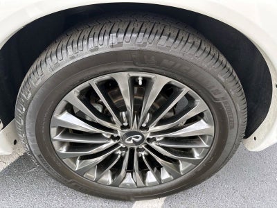 2022 INFINITI QX80 Premium Select