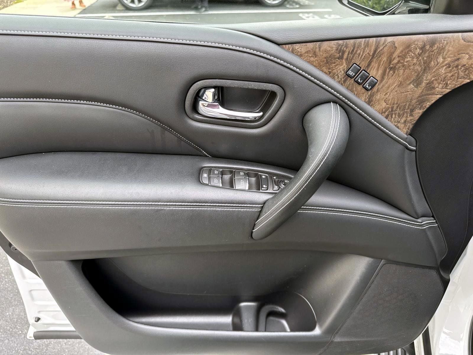 2022 INFINITI QX80 Premium Select