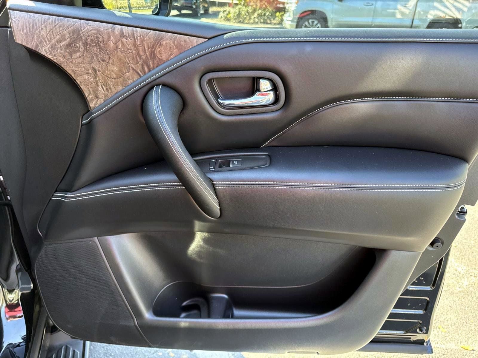 2024 INFINITI QX80 Premium Select