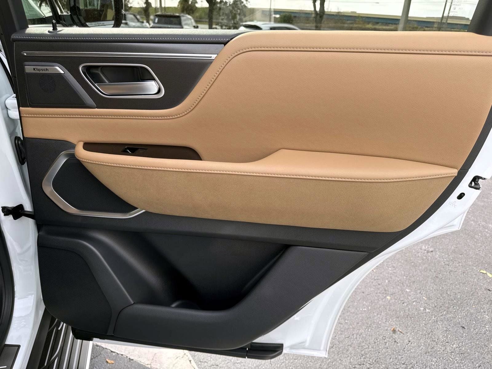 2026 INFINITI QX80 LUXE