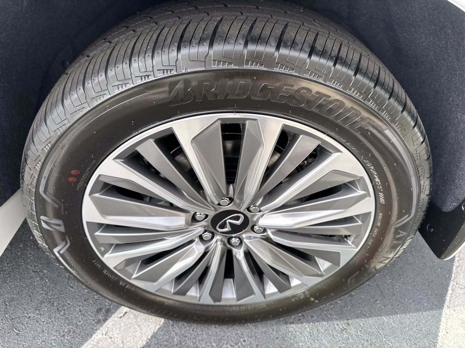 2026 INFINITI QX80 LUXE