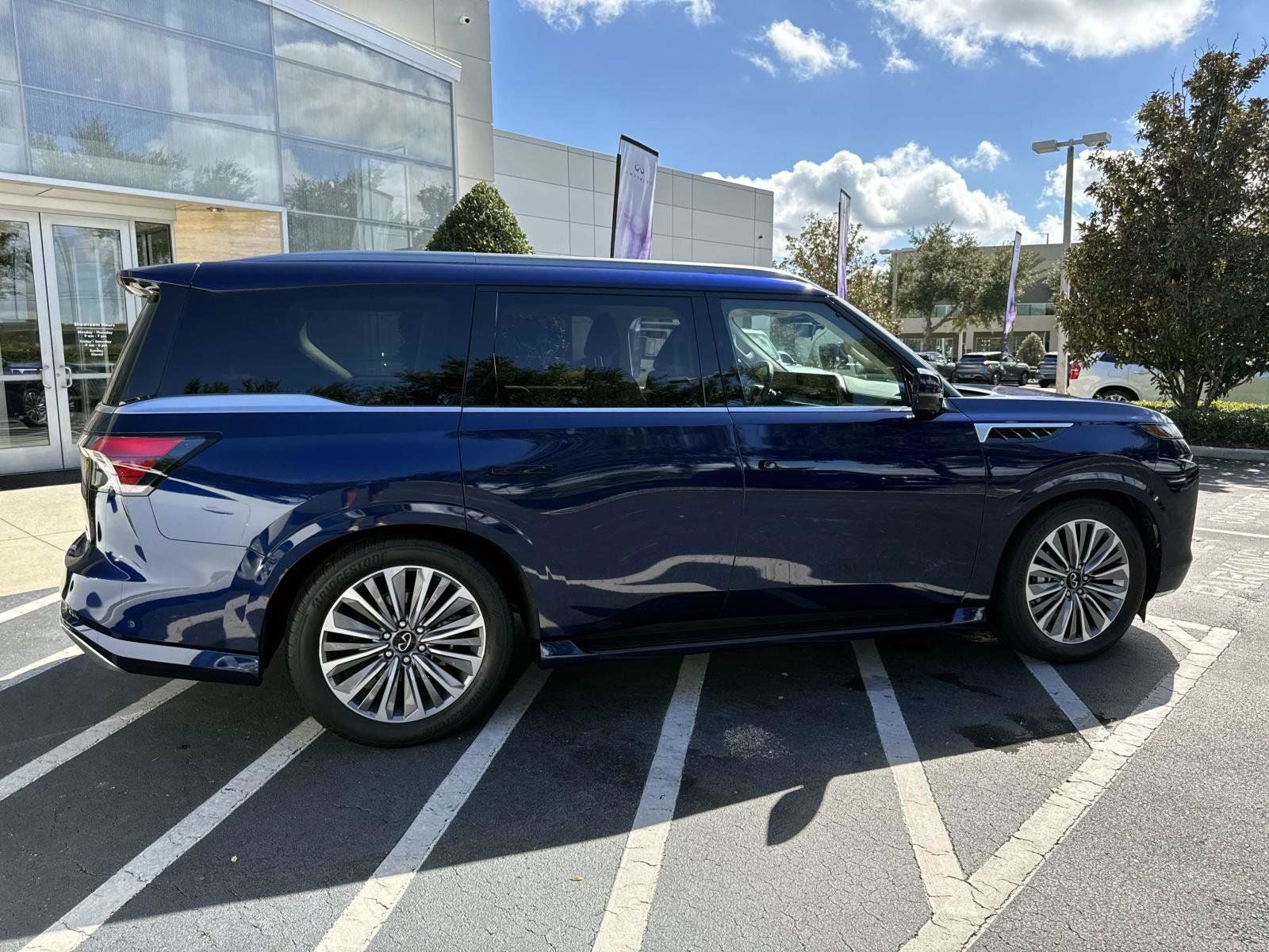 2025 INFINITI QX80 SENSORY